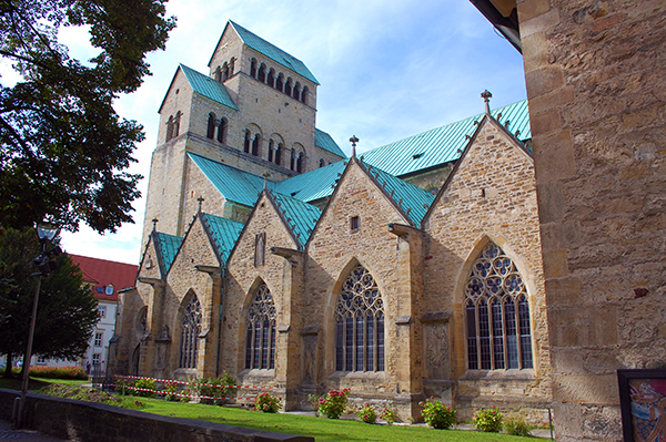 Der Hildesheimer Dom – ein Bauwerk aus Hildesheimer Rhätsandstein.